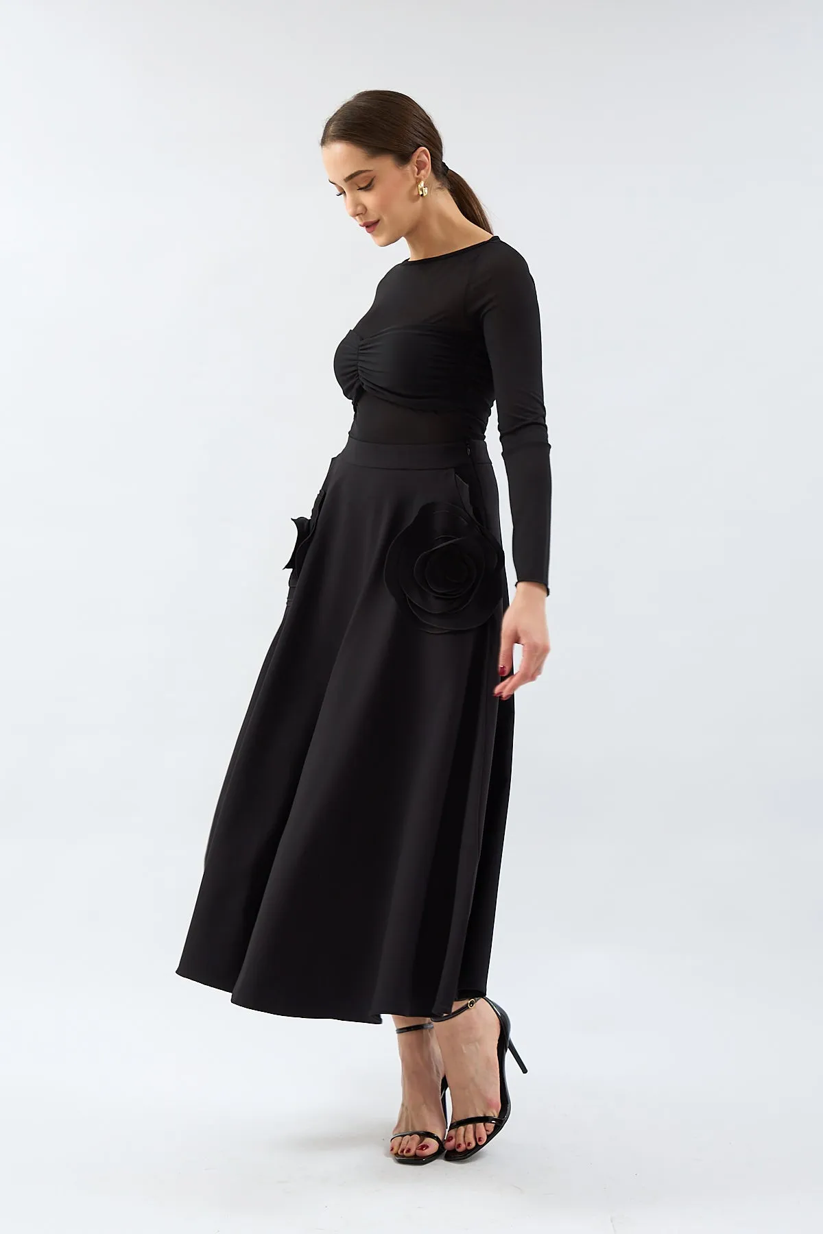 Black Design Rose Detailed Midi Skirt