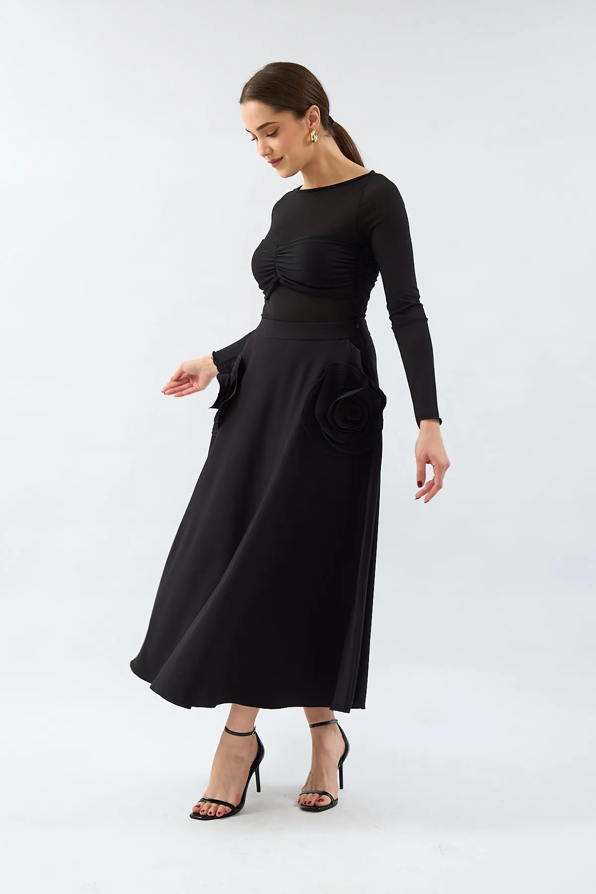 Black Design Rose Detailed Midi Skirt