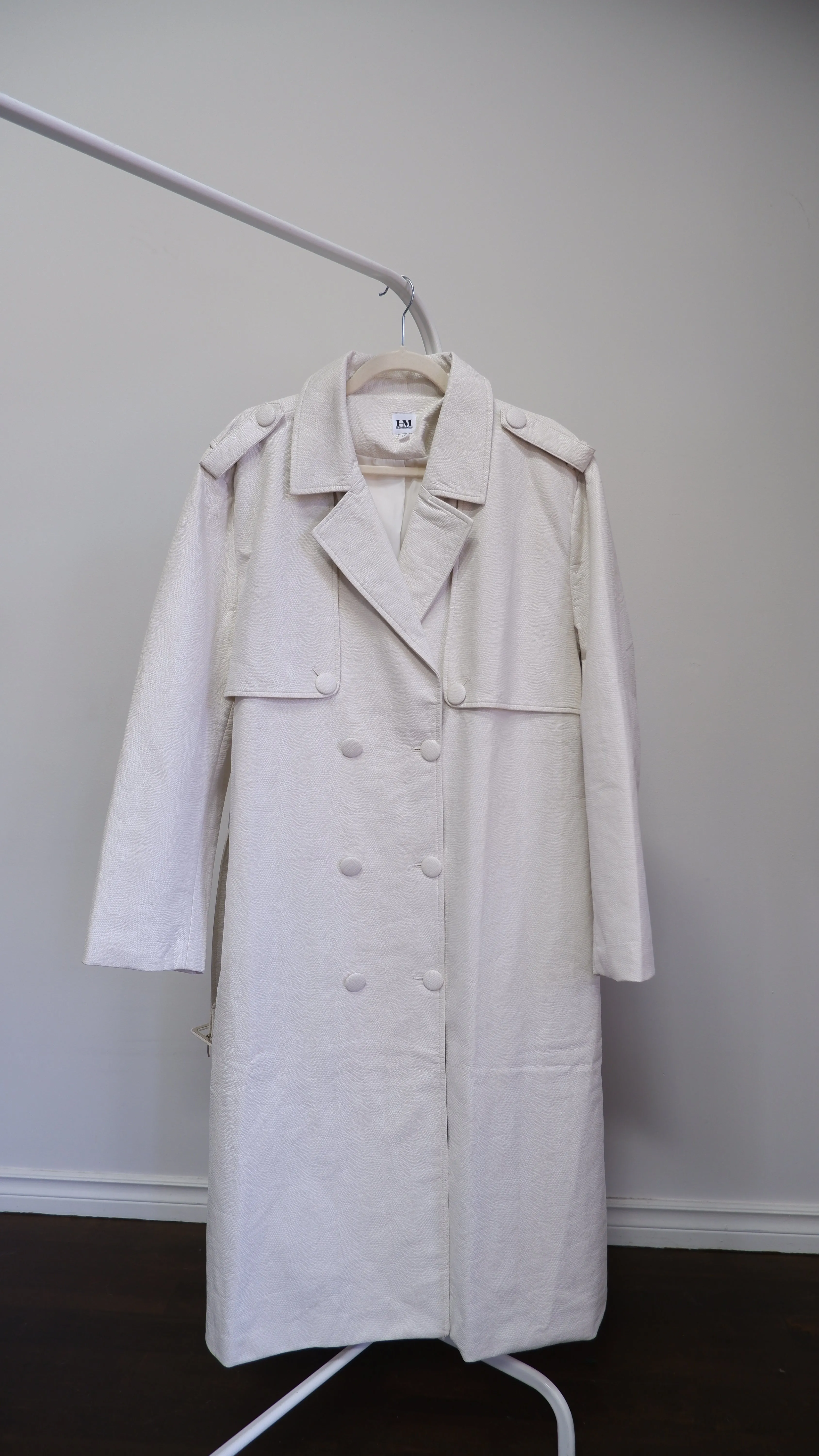 Hilary MacMillan Ivory Snakeskin Trench Coat - 2X