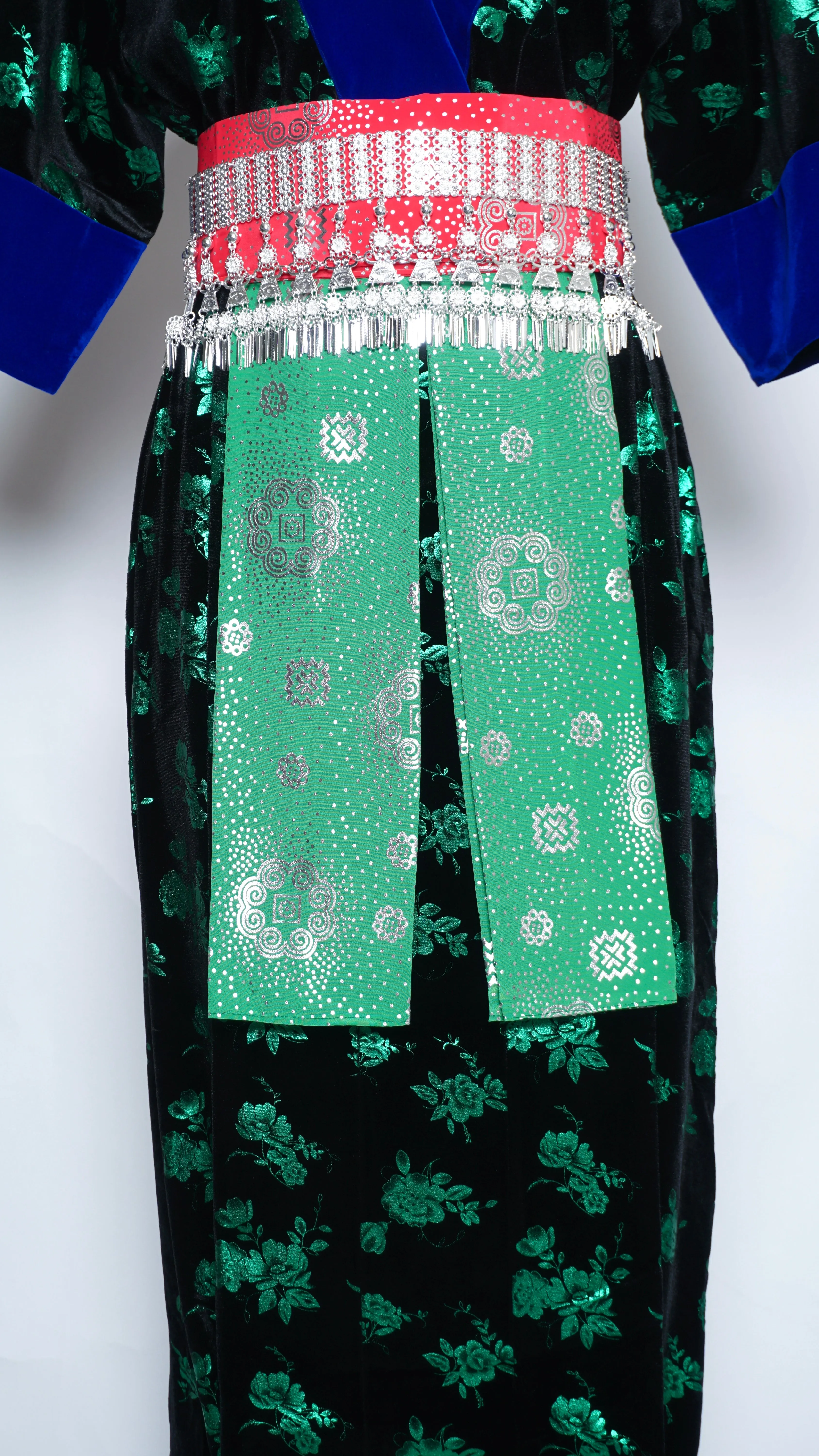 Hmong Xeev Green Floral Velvet (44")