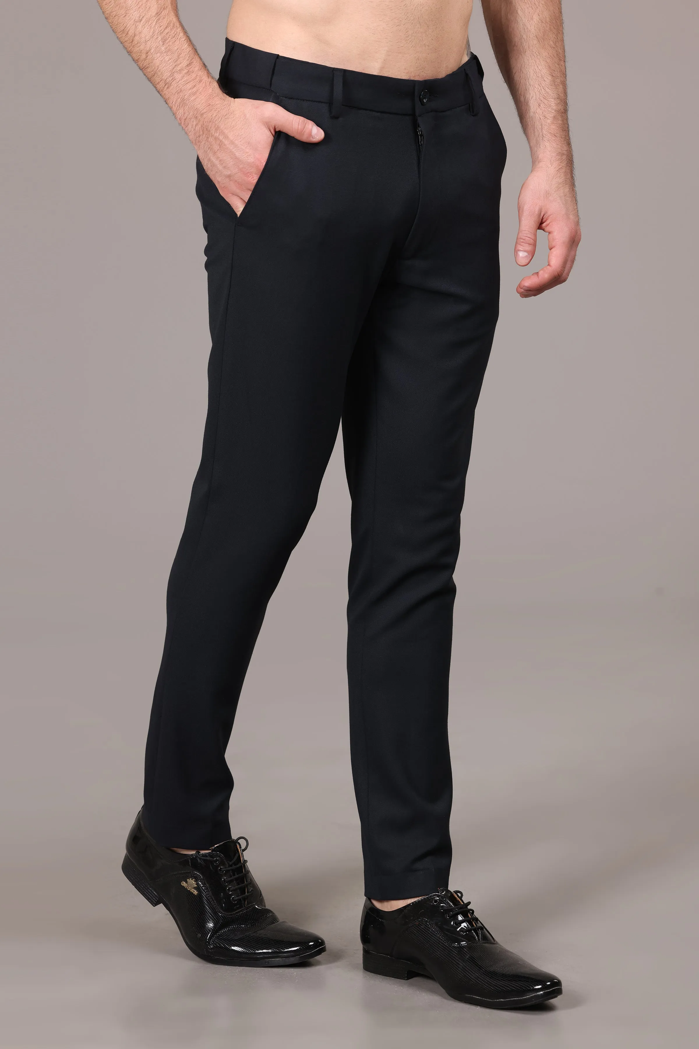 Ivyn Elegant Black Slim-Fit Formal Trousers