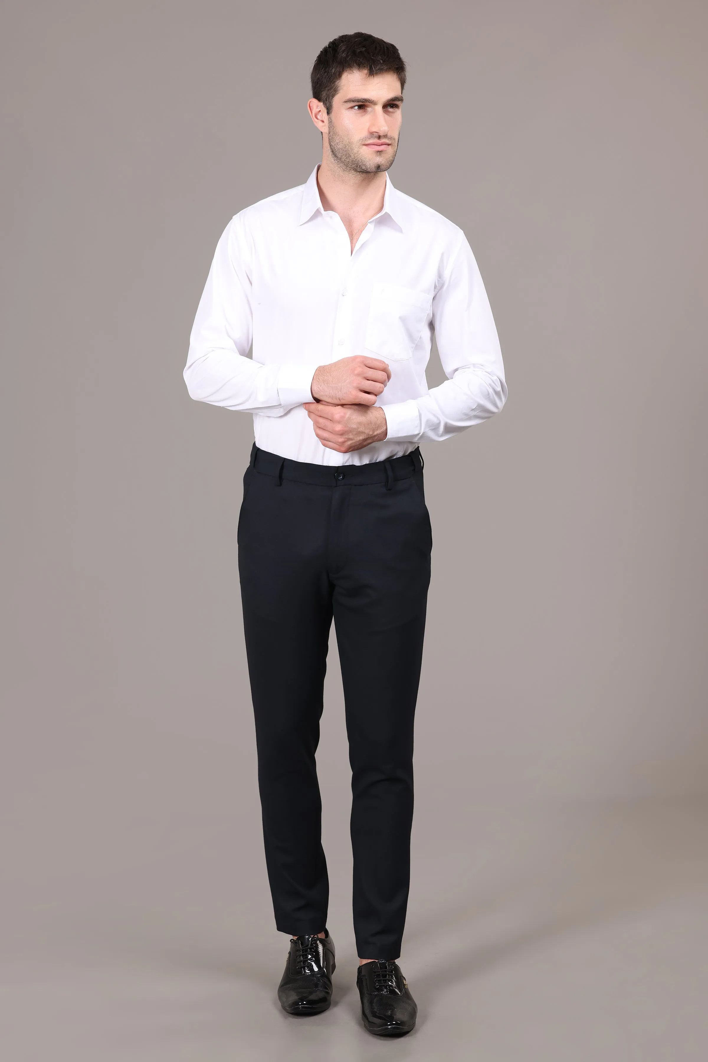 Ivyn Elegant Black Slim-Fit Formal Trousers