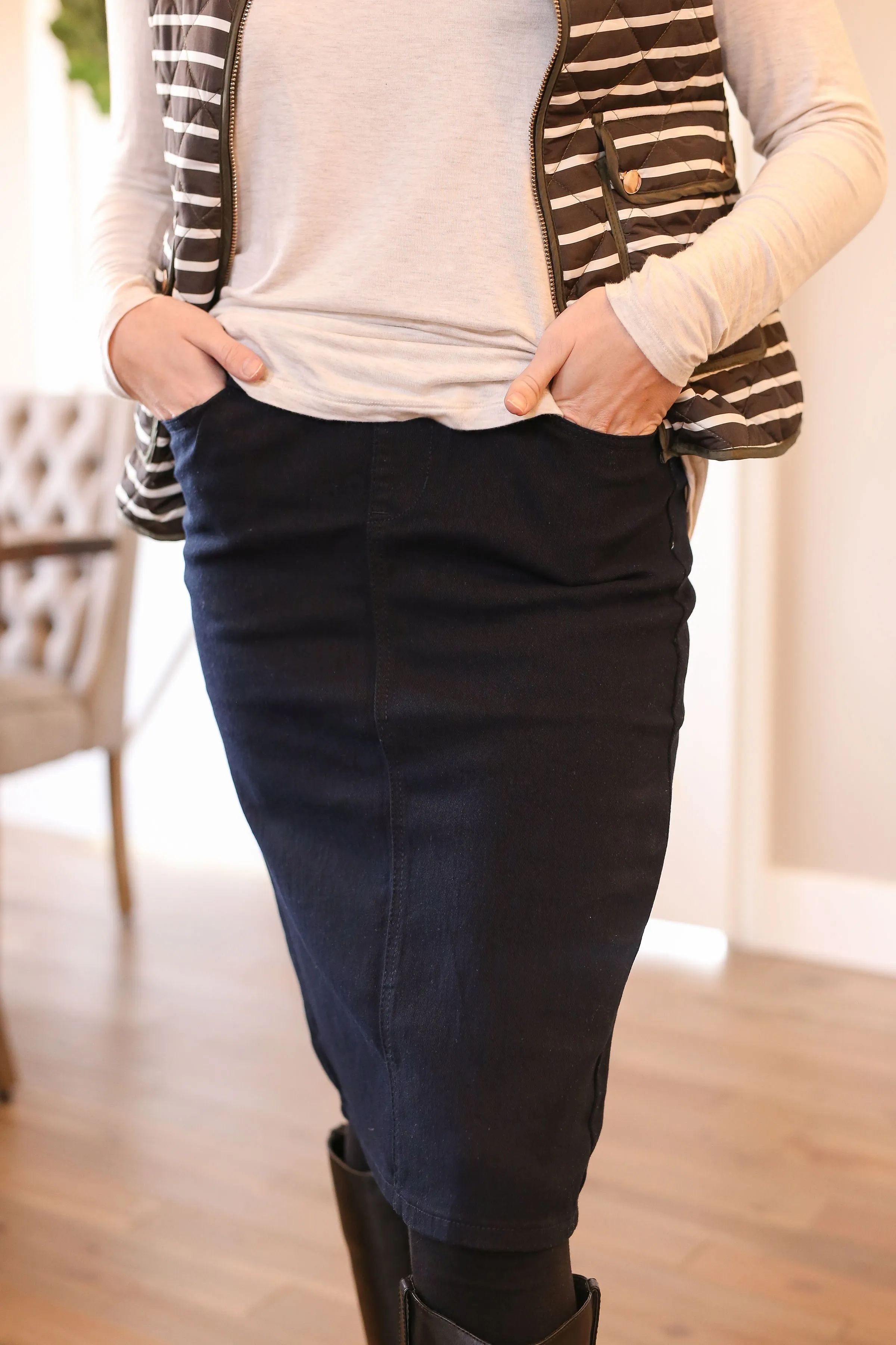 Perfect Pencil Denim Skirt in Dark Navy Denim