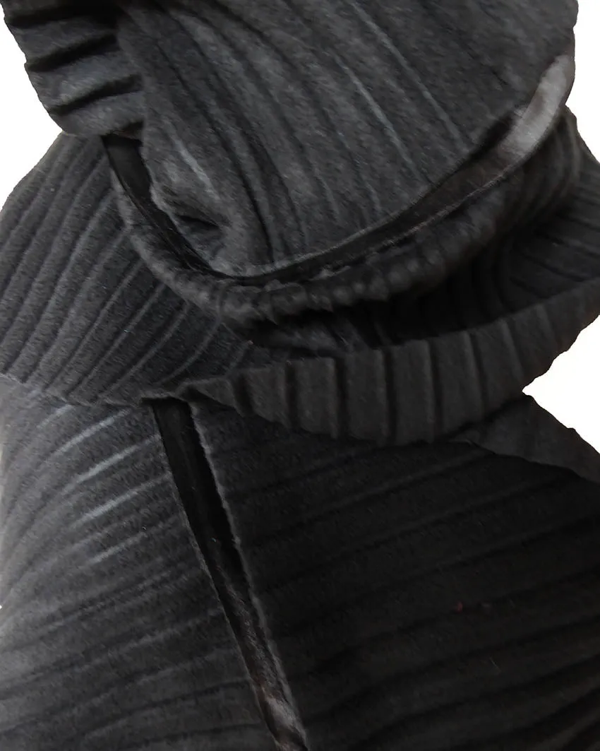 Pleated scarf with velvet trim - Black