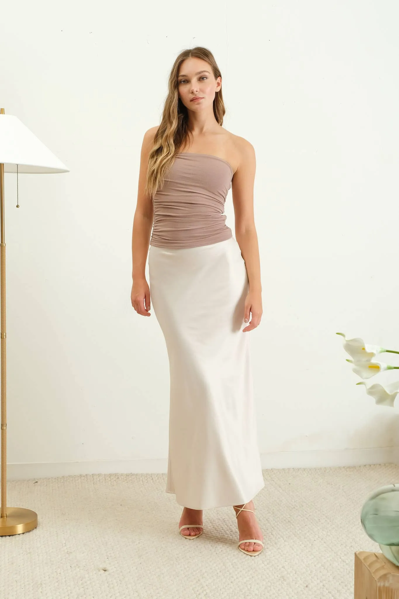 SATIN SLIP MIDI SKIRT: CHAMPAGNE