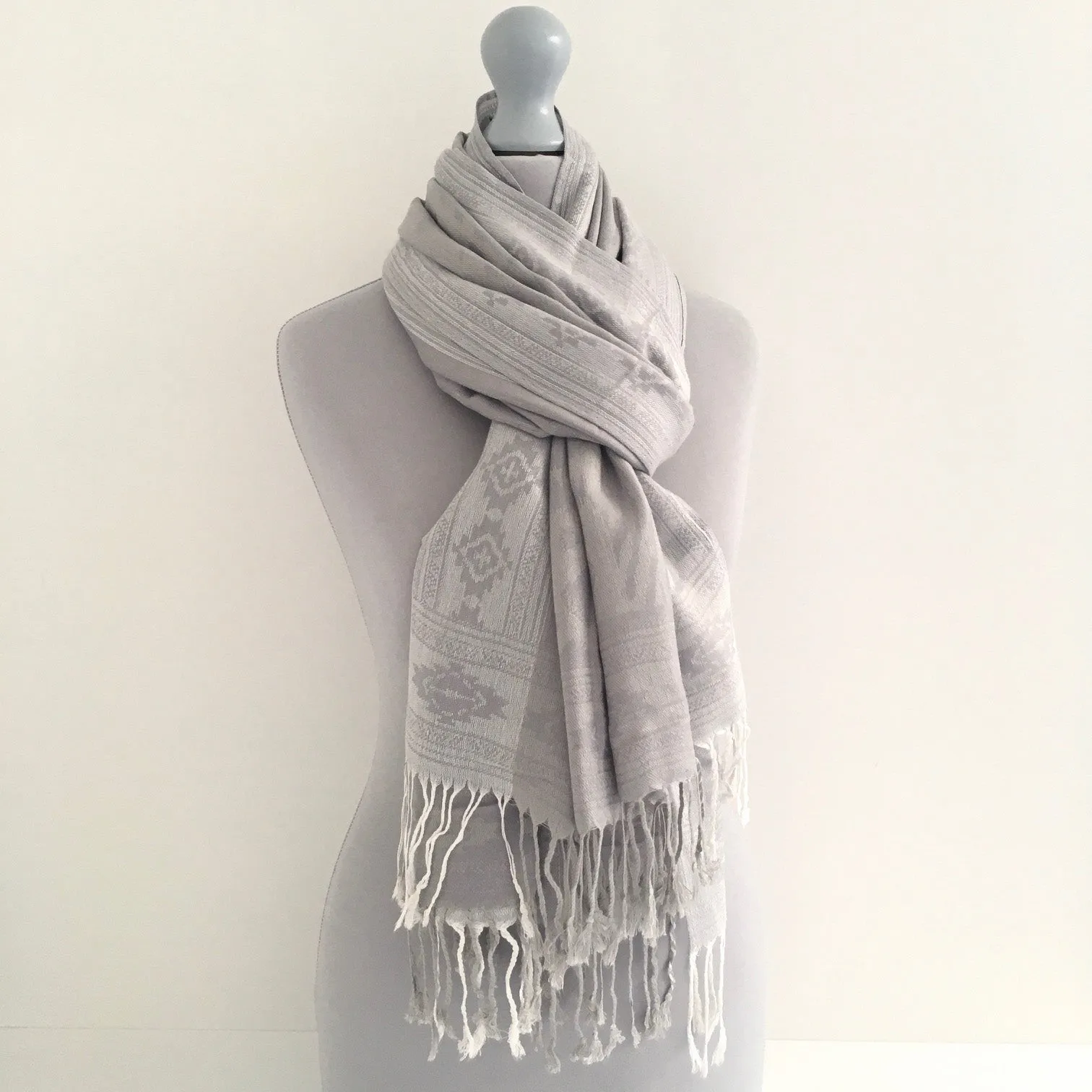 SILVER GREY ANIMAL PRINT REVERSIBLE PASHMINA SHAWL SCARF