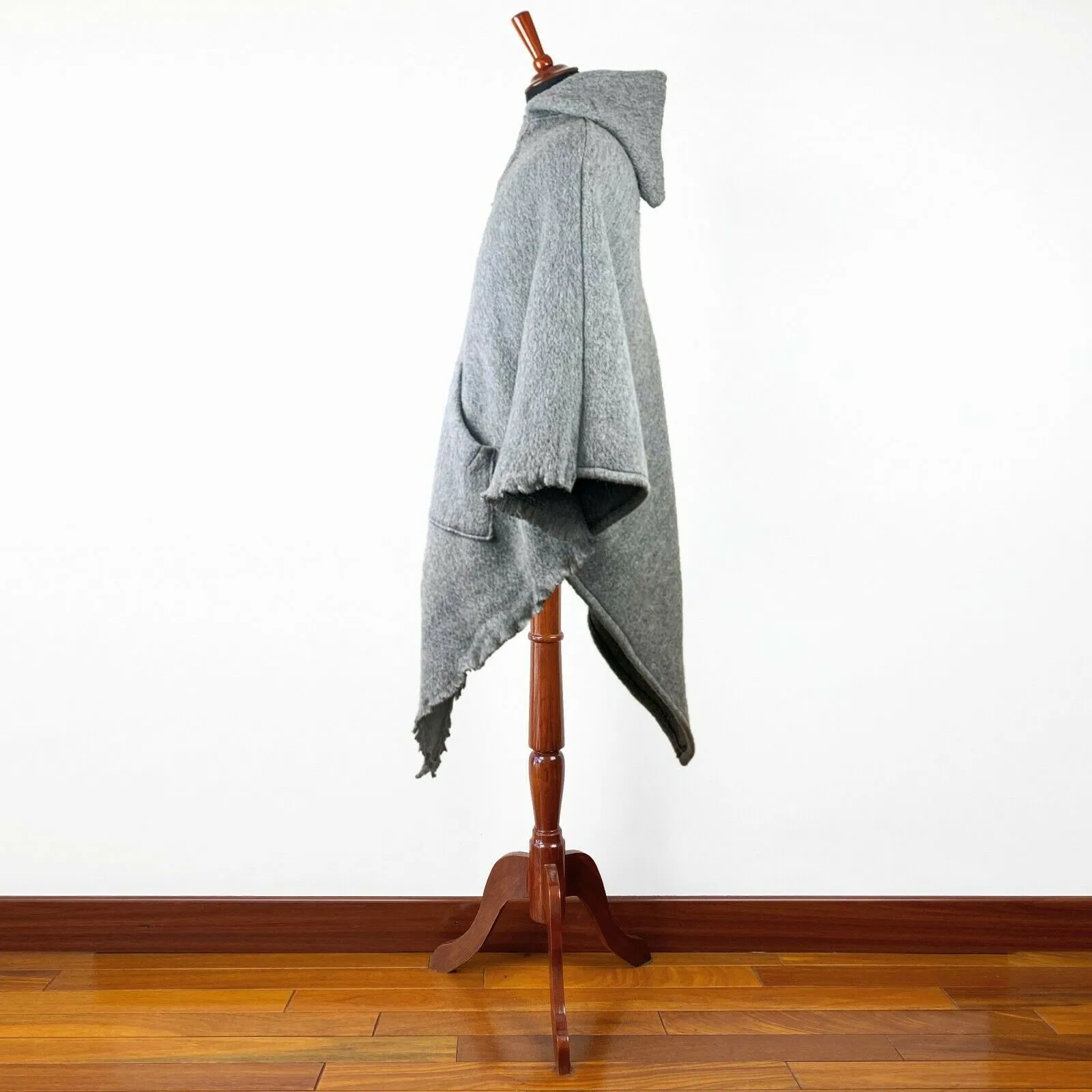 Surfers Poncho with hood and pocket llama wool - GRAY