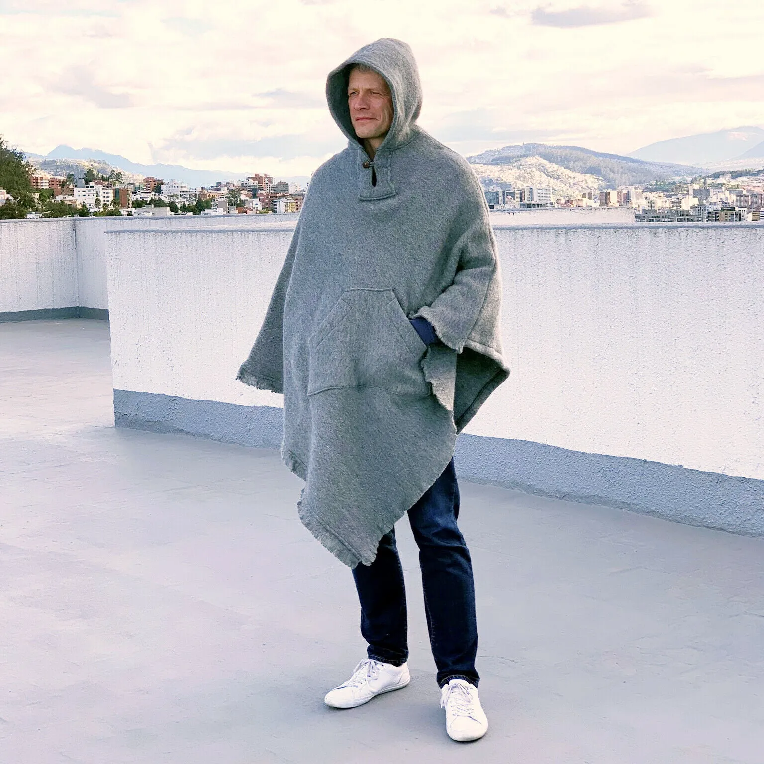 Surfers Poncho with hood and pocket llama wool - GRAY