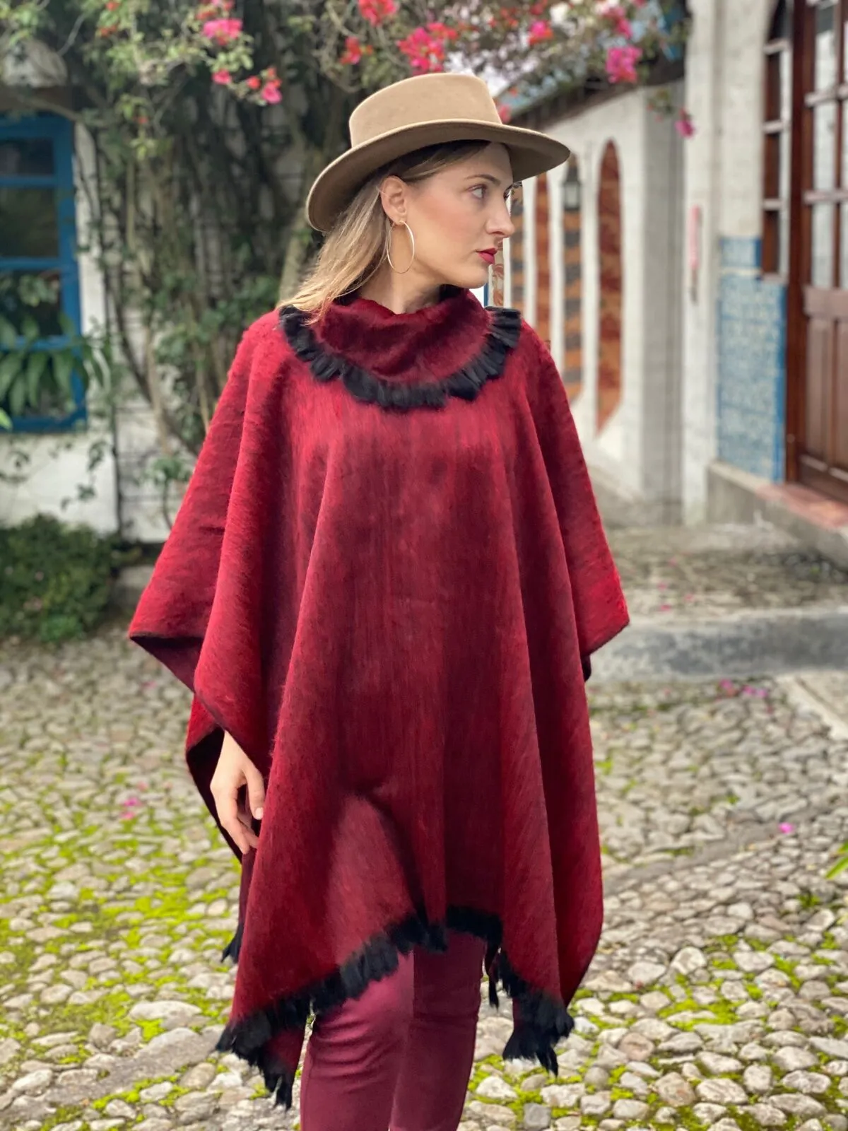 Tundayme - Lightweight Baby Alpaca Collared Poncho - Deep Red - Unisex