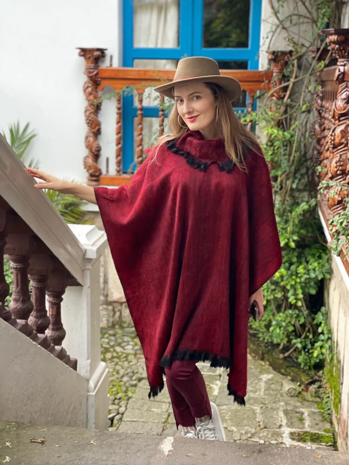 Tundayme - Lightweight Baby Alpaca Collared Poncho - Deep Red - Unisex