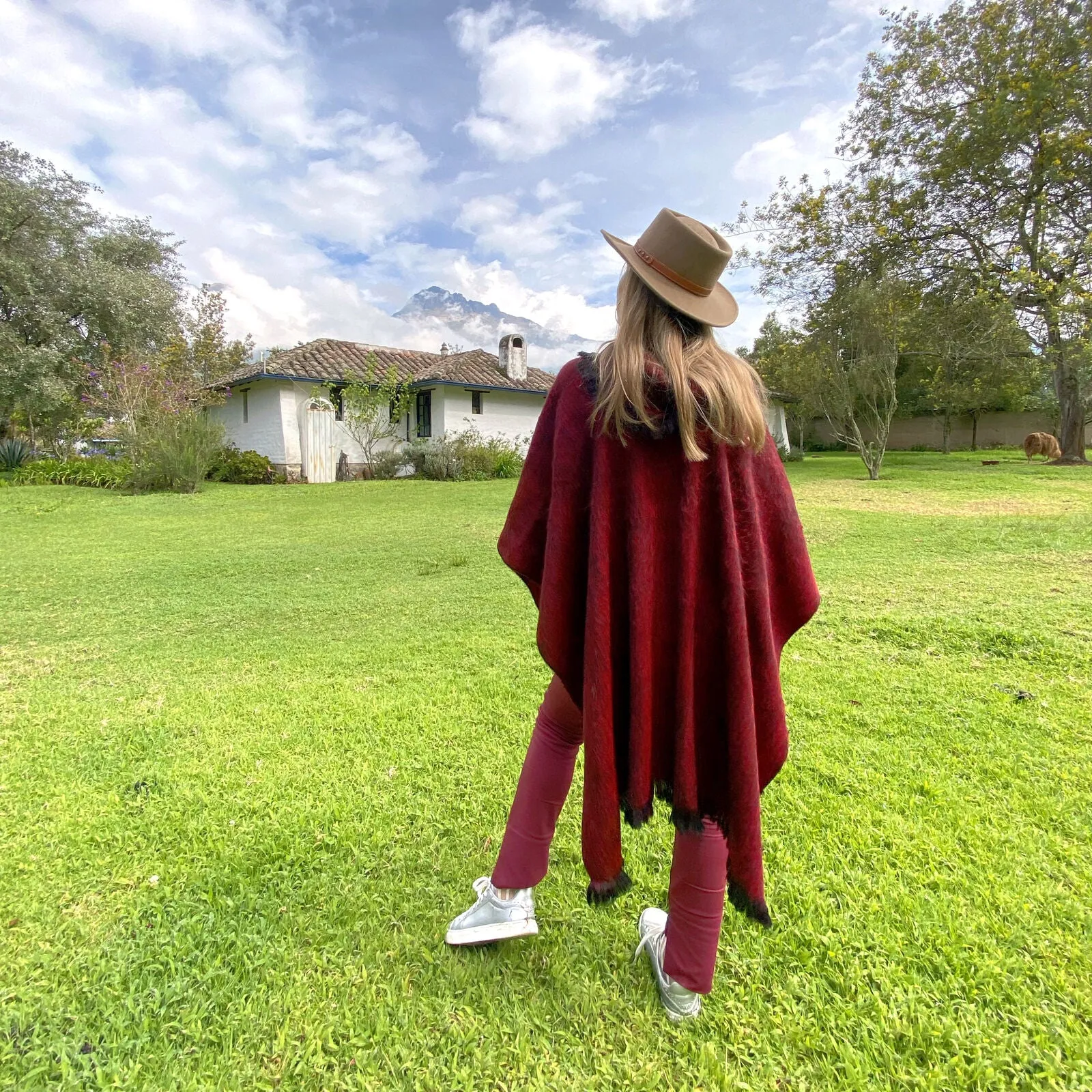 Tundayme - Lightweight Baby Alpaca Collared Poncho - Deep Red - Unisex