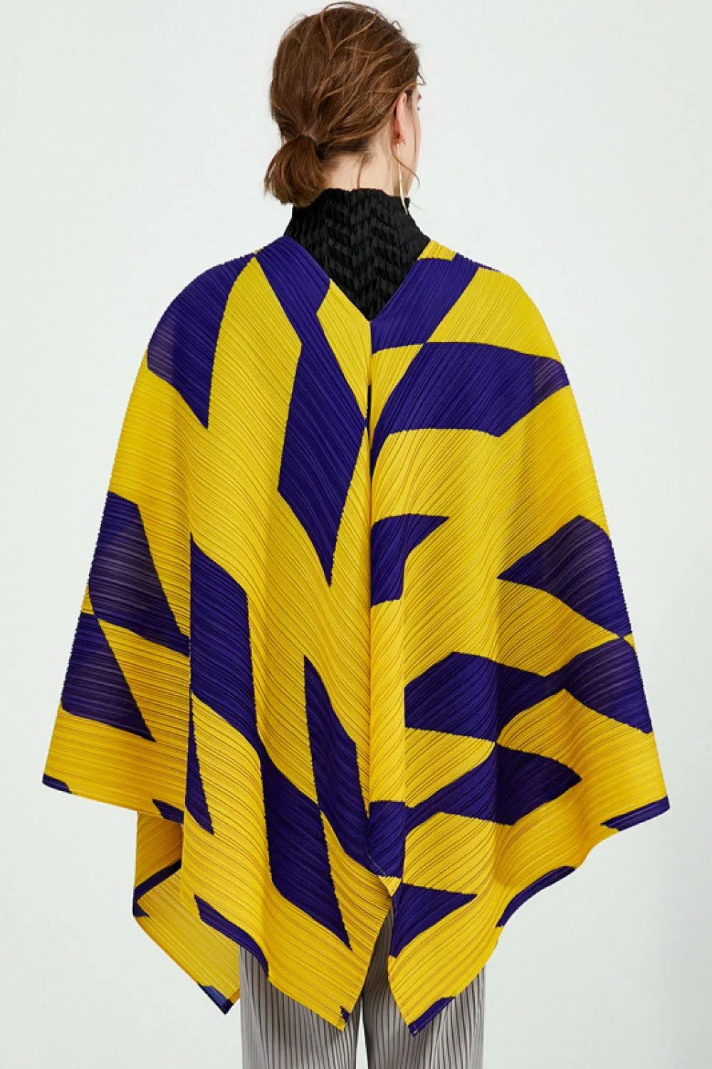 Two-Tone Accordion Pleated Slit V-Neck Poncho