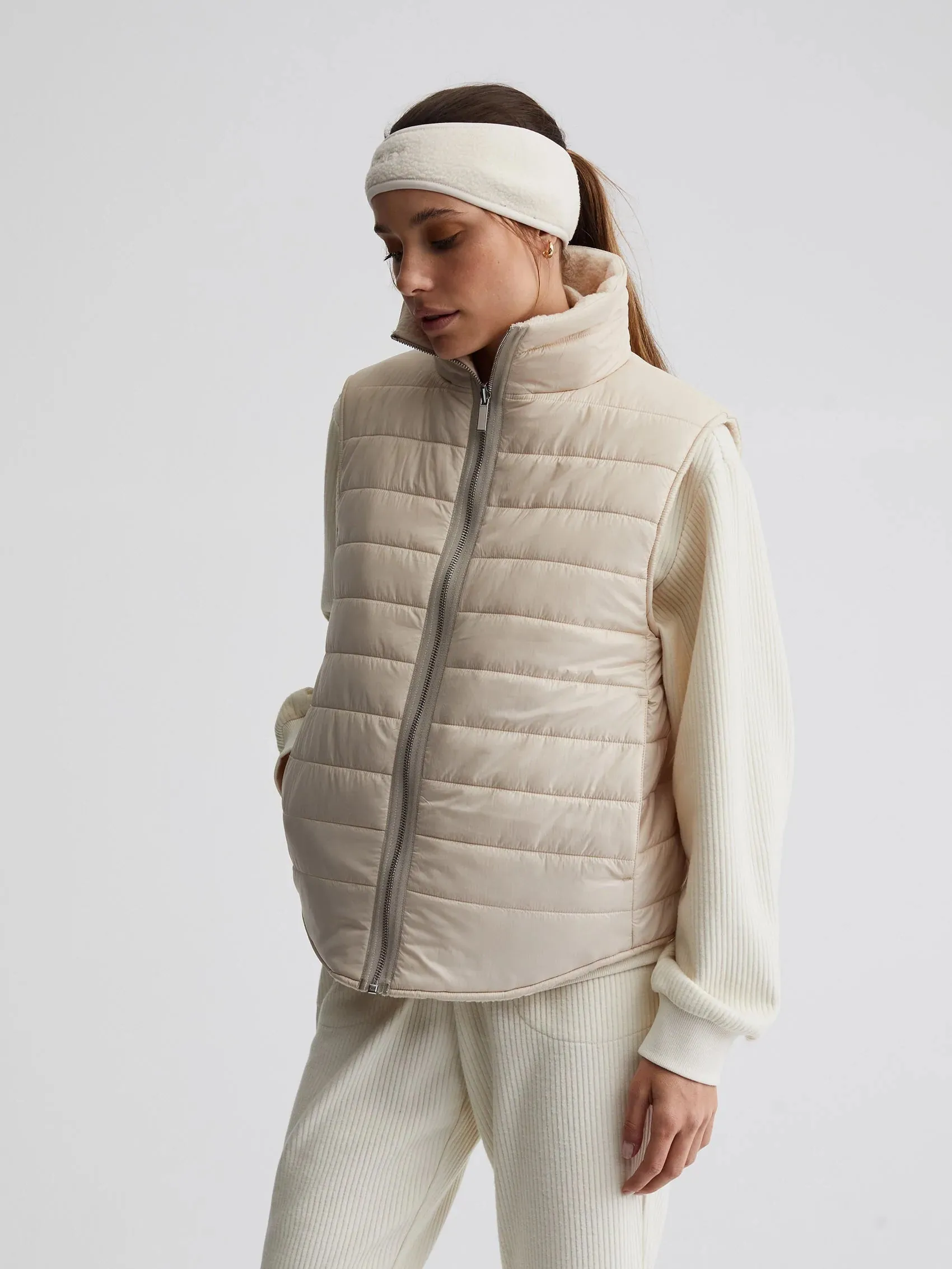 Varley Ellis Reversible Quilt Gilet - Sandshell/Silver Lining