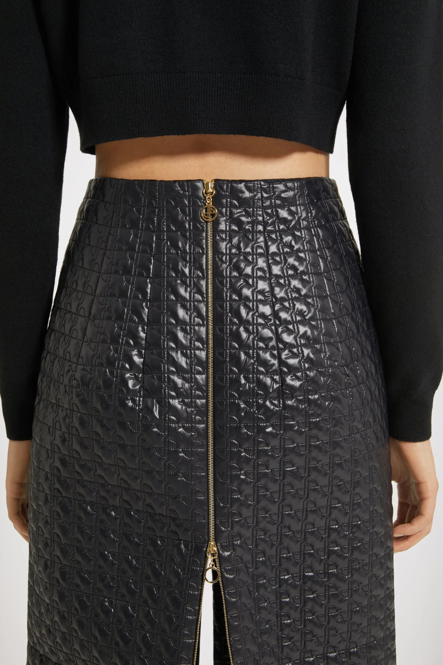 Zip-back midi pencil skirt in eco-friendly quilted nylon